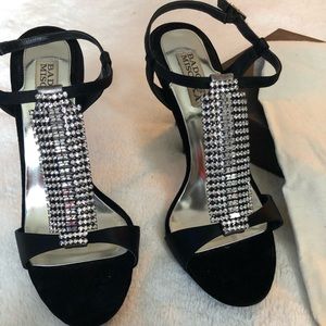 Badgley Mischka Java black satin heals
